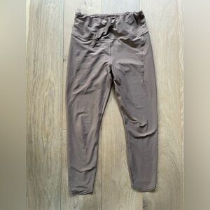 Athleta pacesetter 7/8 tight, taupe color, size large